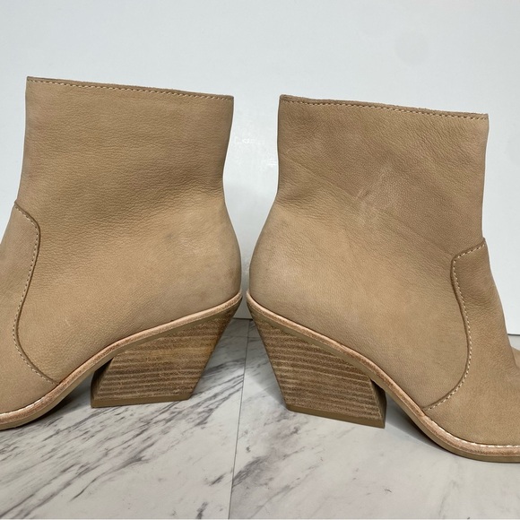 Dolce Vita Volli Tan Nubuck Heeled Bootie 8 - Picture 8 of 15